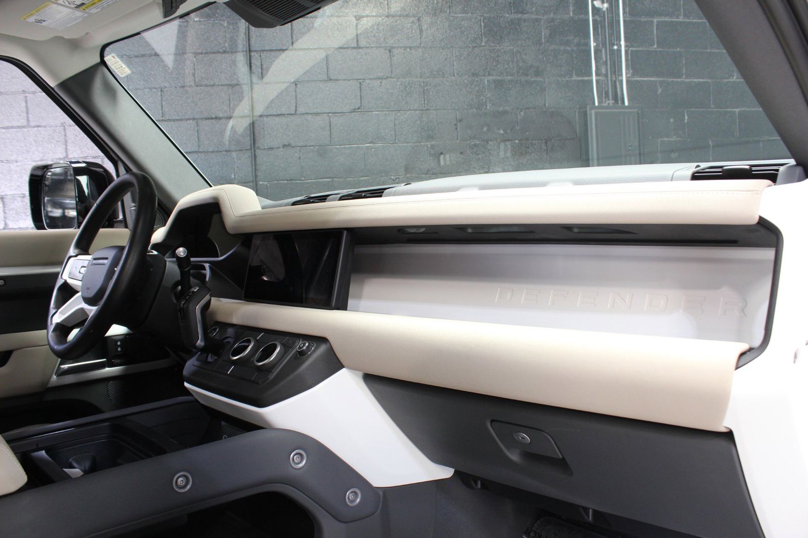 2023 Land Rover Defender 110 X-Dynamic SE AWD