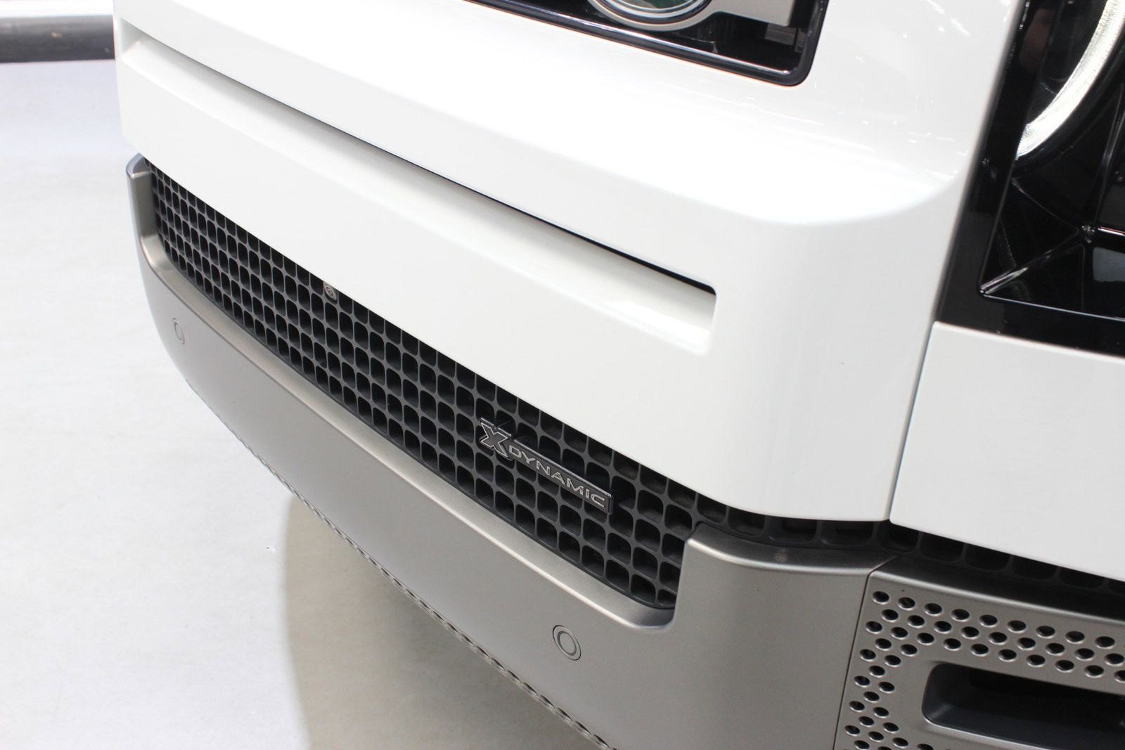 2023 Land Rover Defender 110 X-Dynamic SE AWD