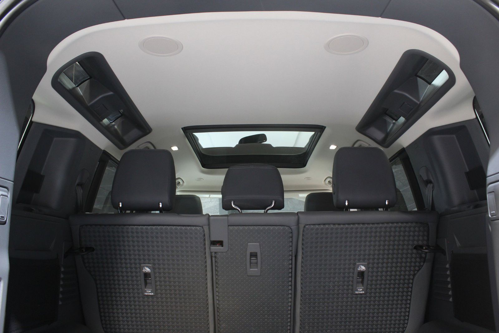 2023 Land Rover Defender 110 X-Dynamic SE AWD