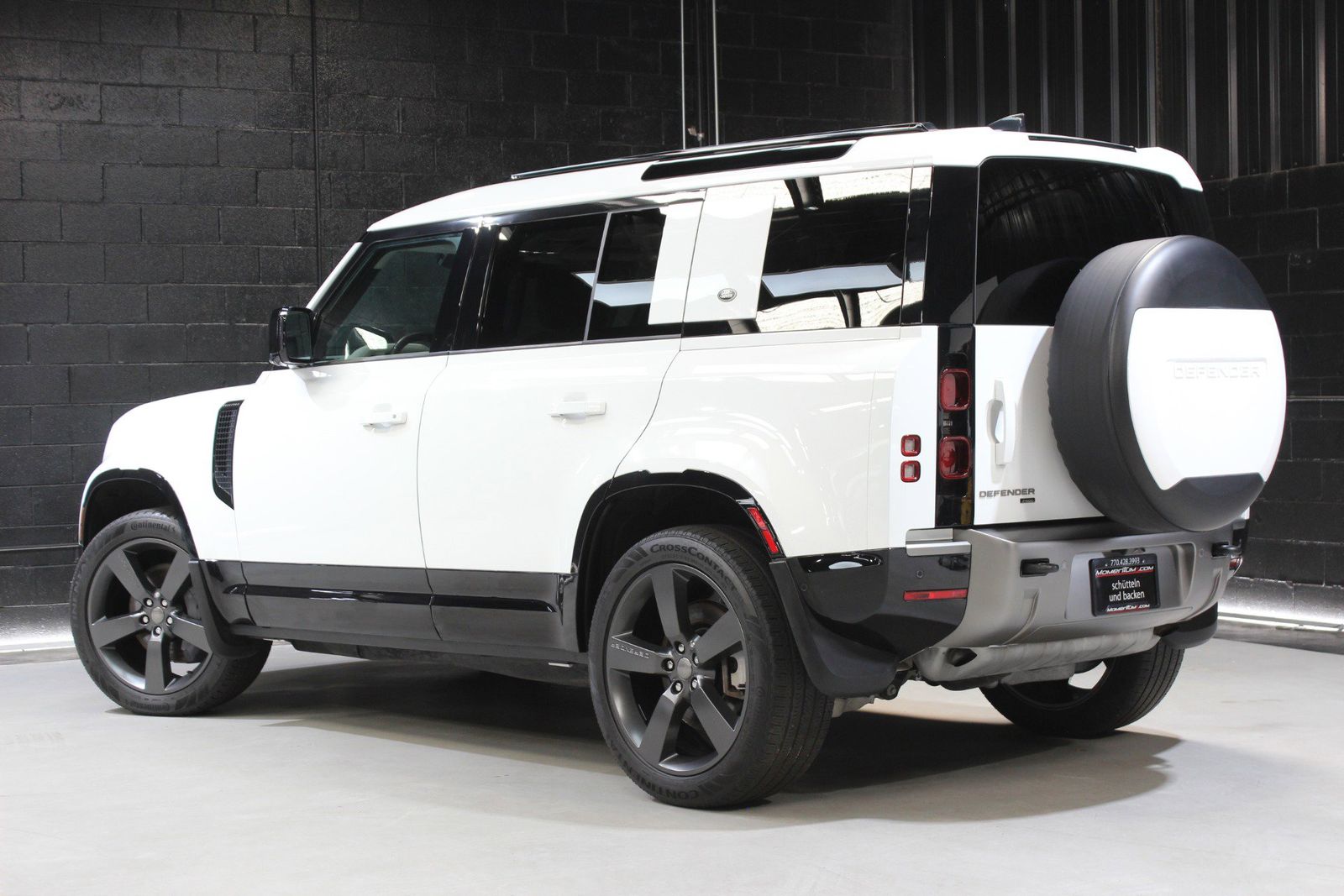 2023 Land Rover Defender 110 X-Dynamic SE AWD