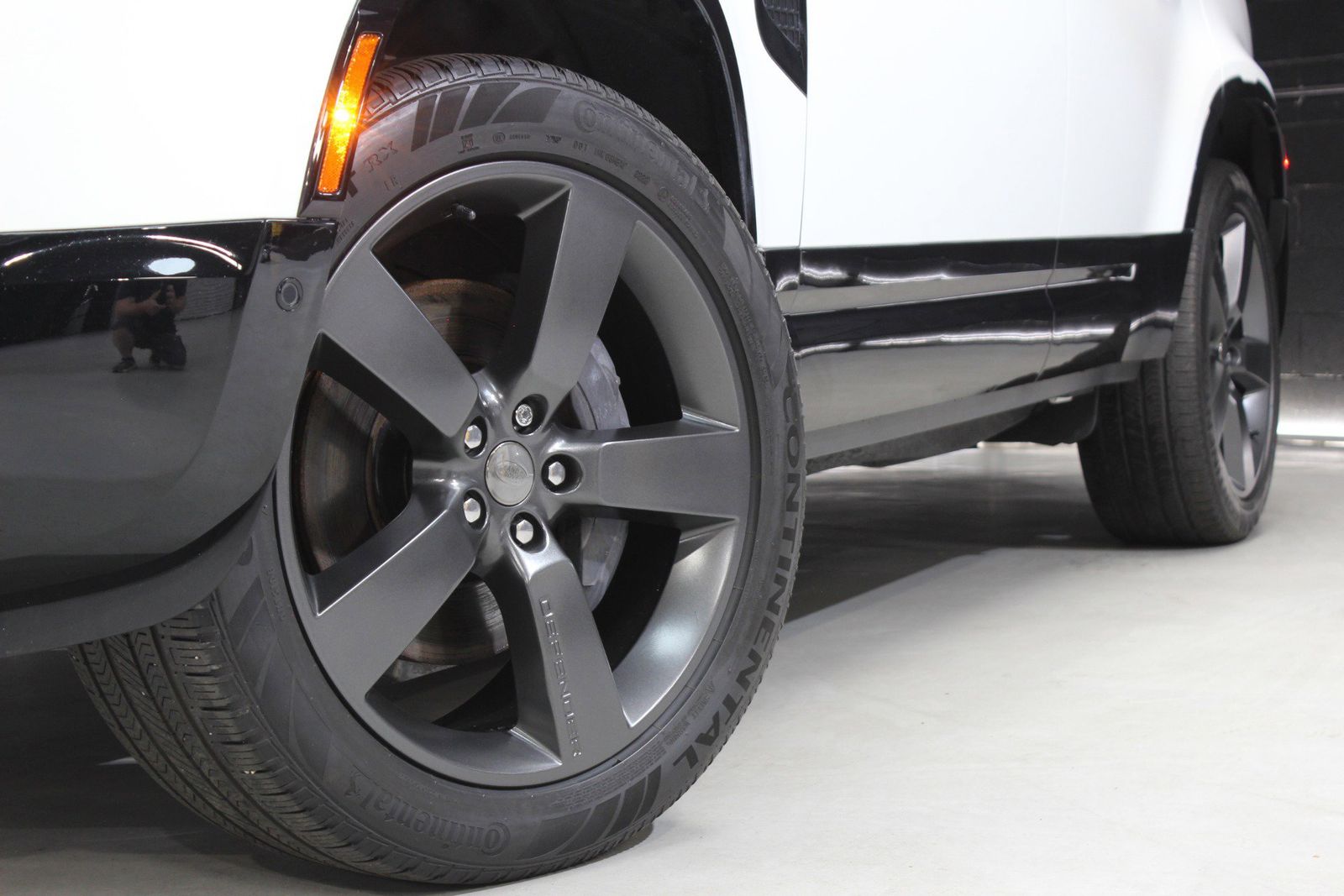 2023 Land Rover Defender 110 X-Dynamic SE AWD