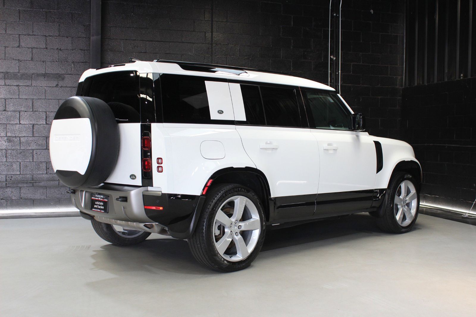 2023 Land Rover Defender 110 X-Dynamic SE AWD