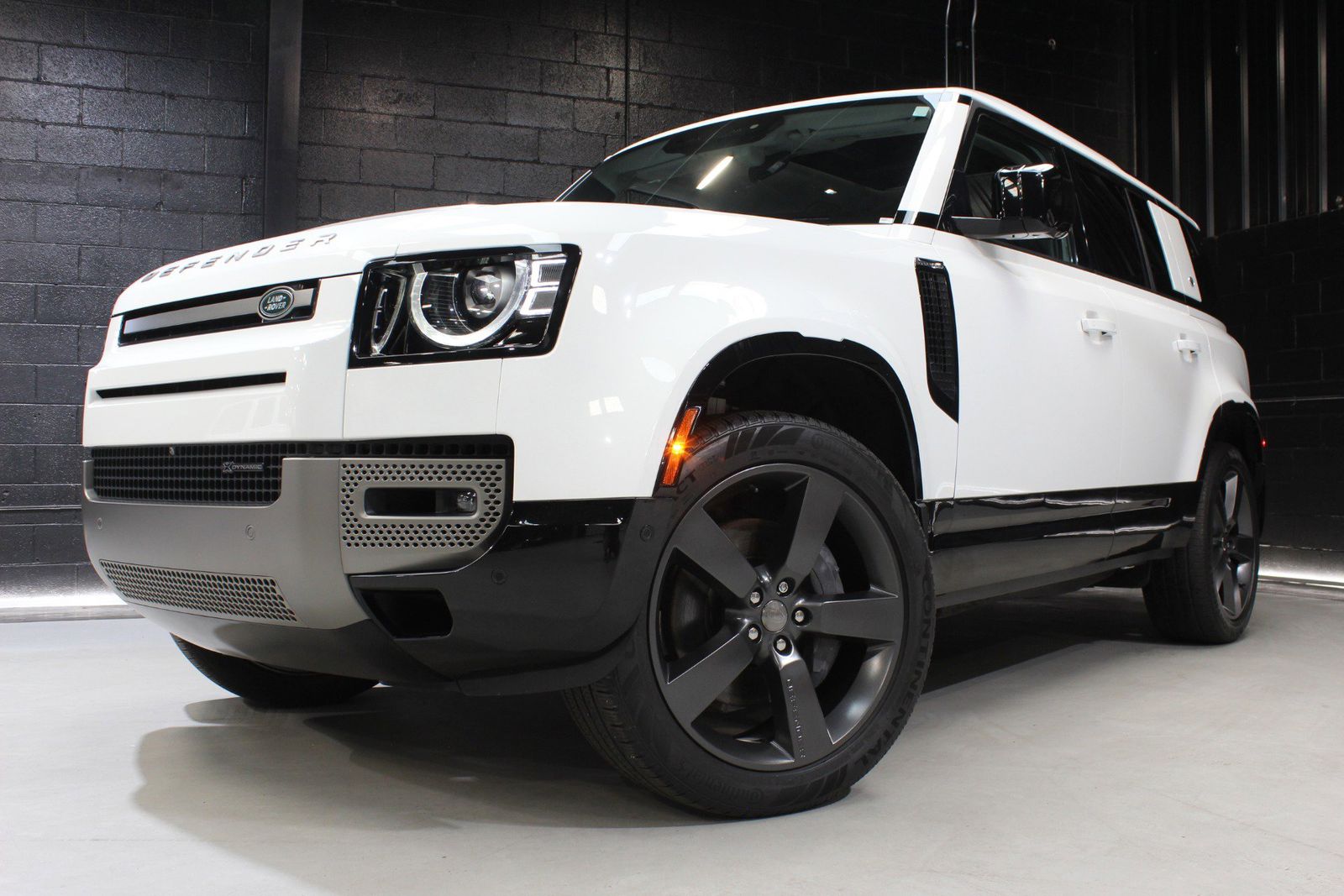 2023 Land Rover Defender 110 X-Dynamic SE AWD