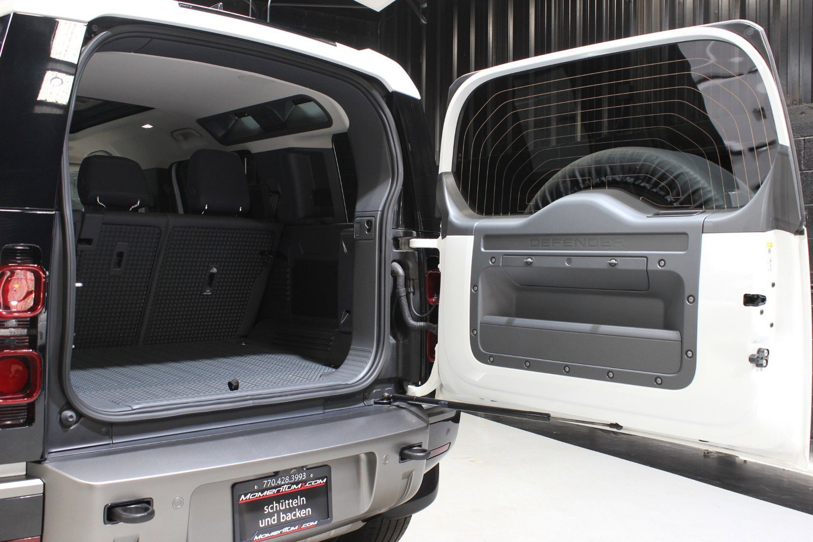 2023 Land Rover Defender 110 X-Dynamic SE AWD