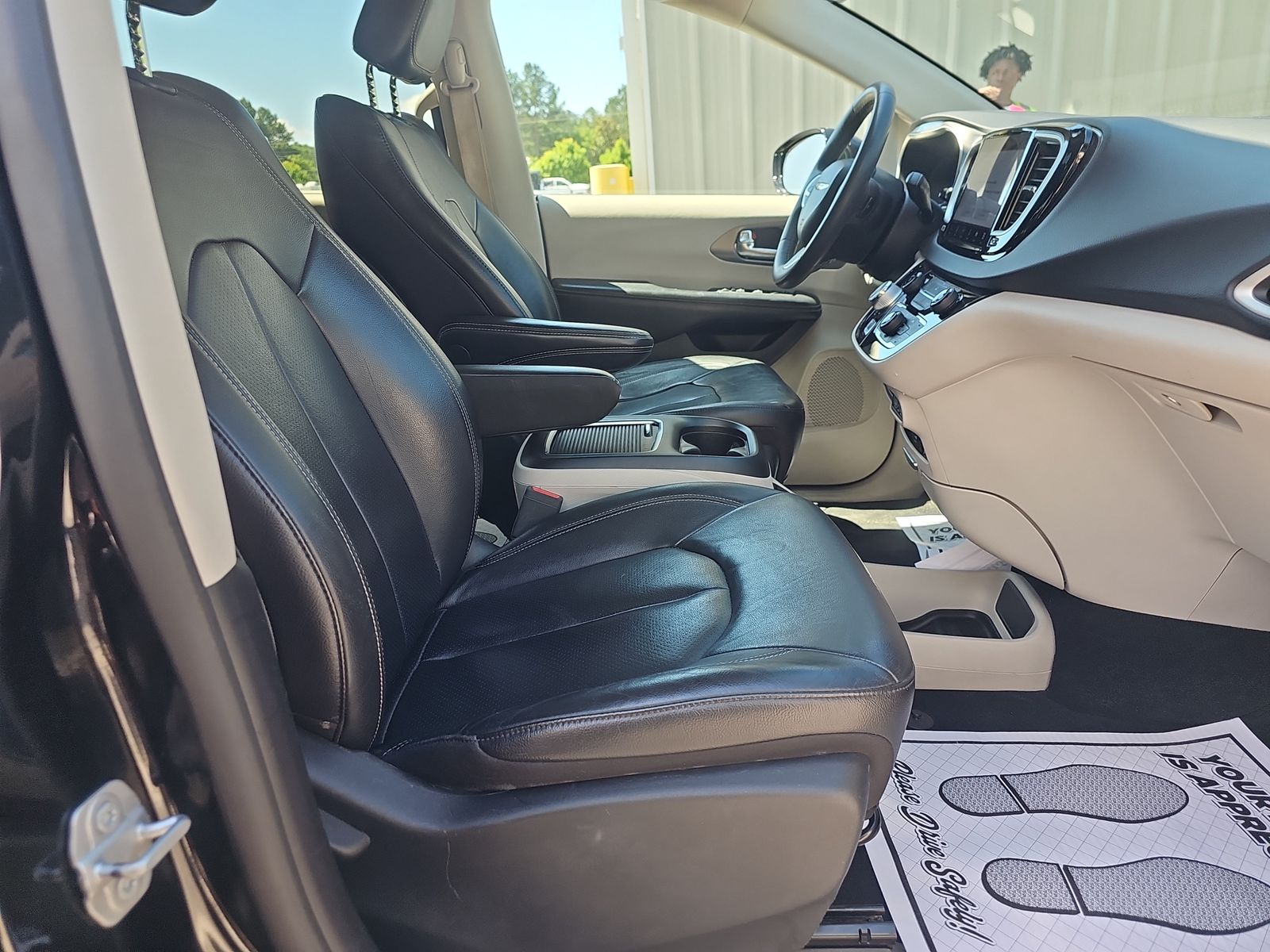 2022 Chrysler Pacifica Touring L FWD