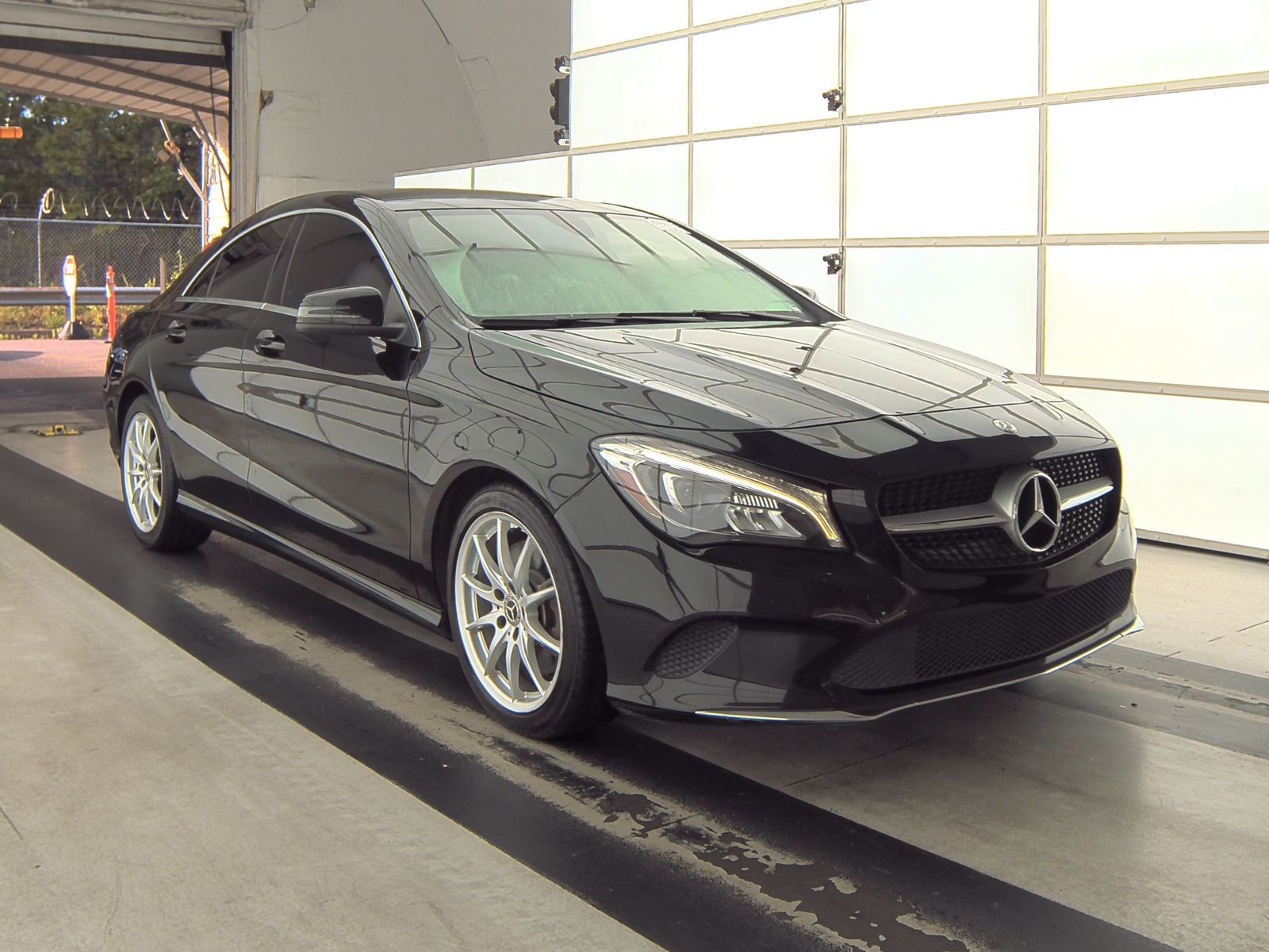 Mercedes-Benz CLA 250 4MATIC снимка Mercedes-Benz CLA 250 4MATIC