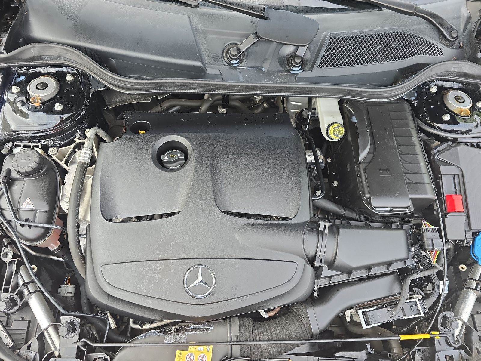 Mercedes-Benz CLA 250 4MATIC снимка Mercedes-Benz CLA 250 4MATIC