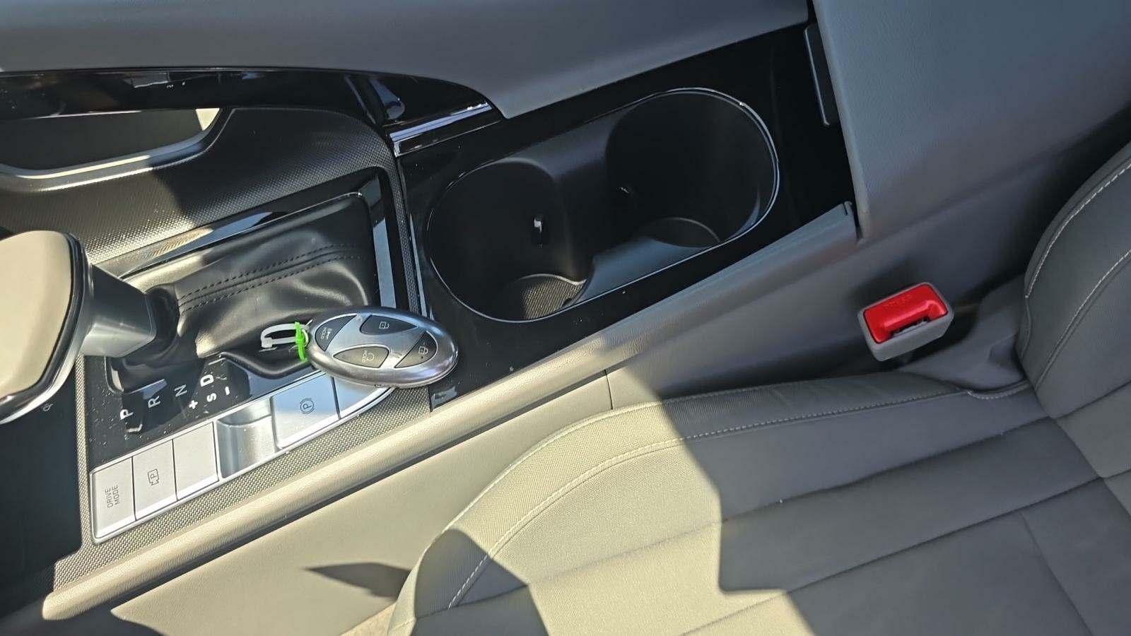2025 Hyundai Elantra SEL Convenience FWD
