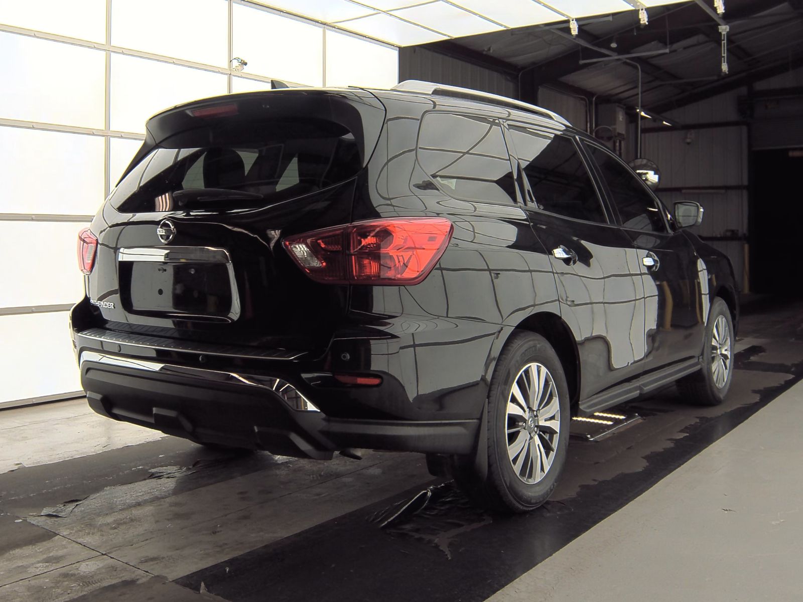 2020 Nissan Pathfinder S FWD