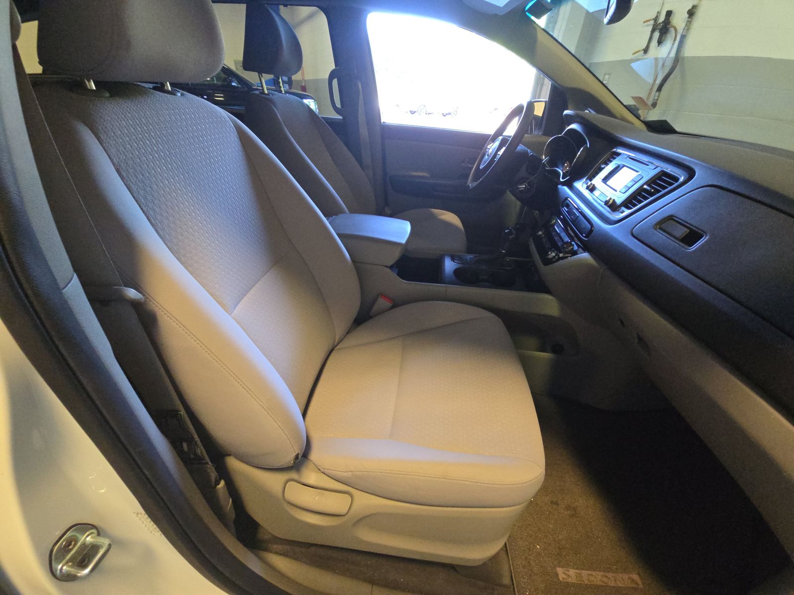 2016 Kia Sedona LX FWD