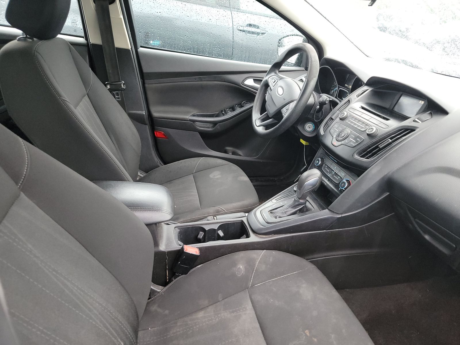 2017 Ford Focus SE FWD