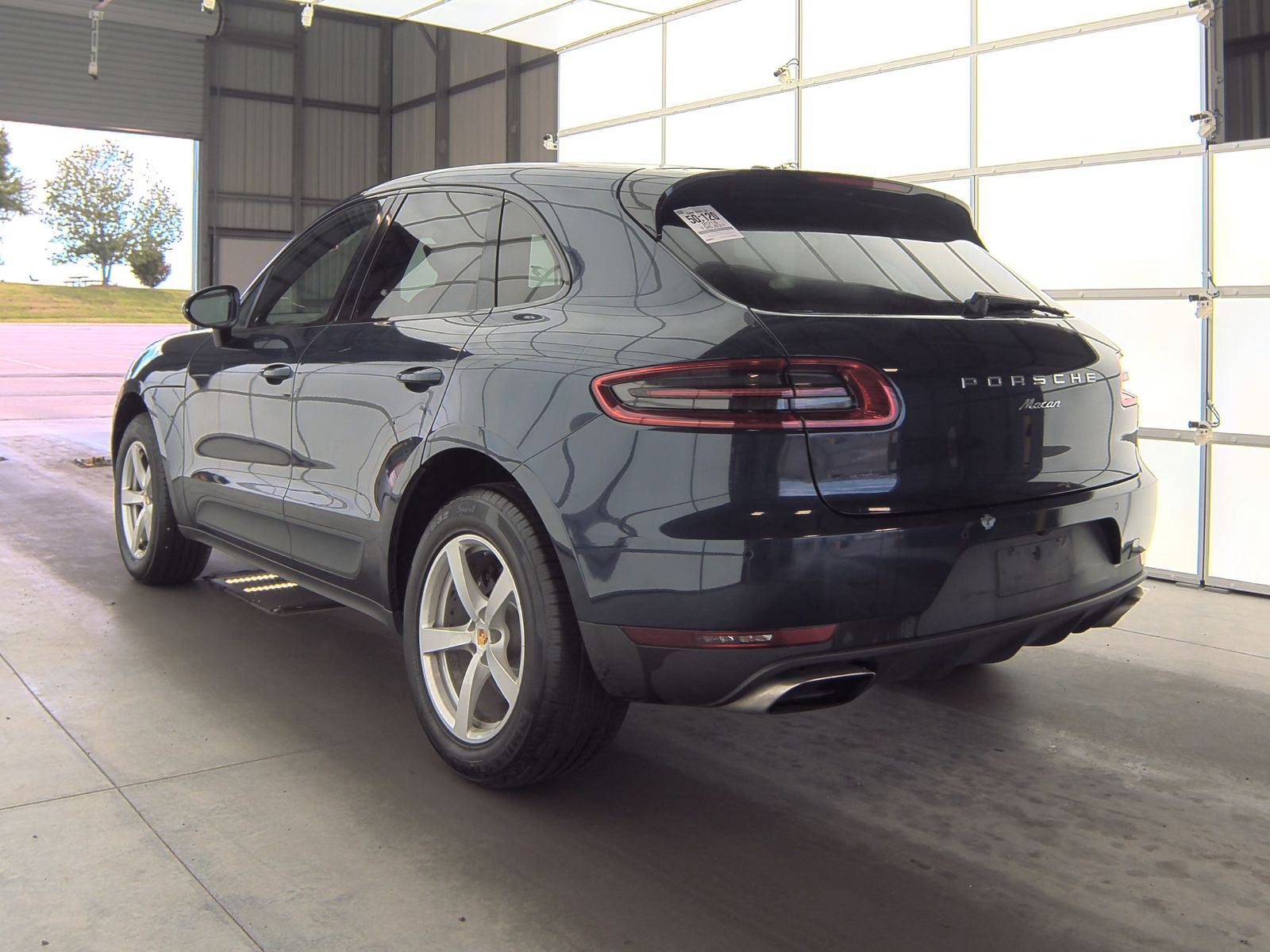 2018 Porsche Macan Base AWD