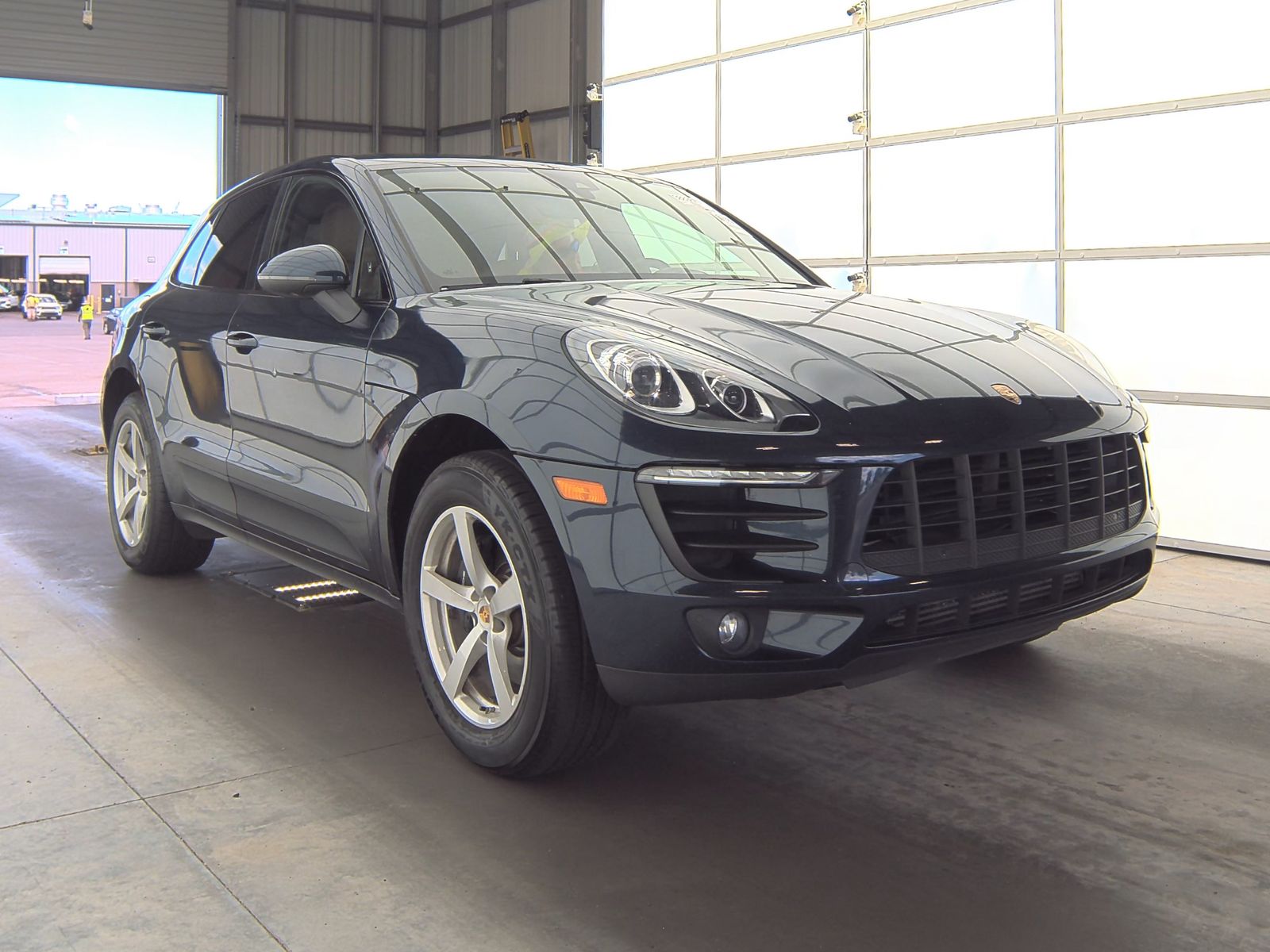 2018 Porsche Macan Base AWD