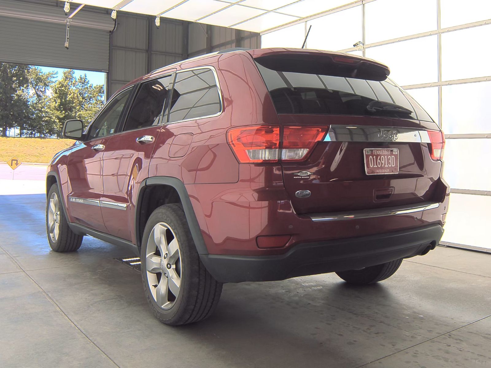 2012 Jeep Grand Cherokee Overland RWD