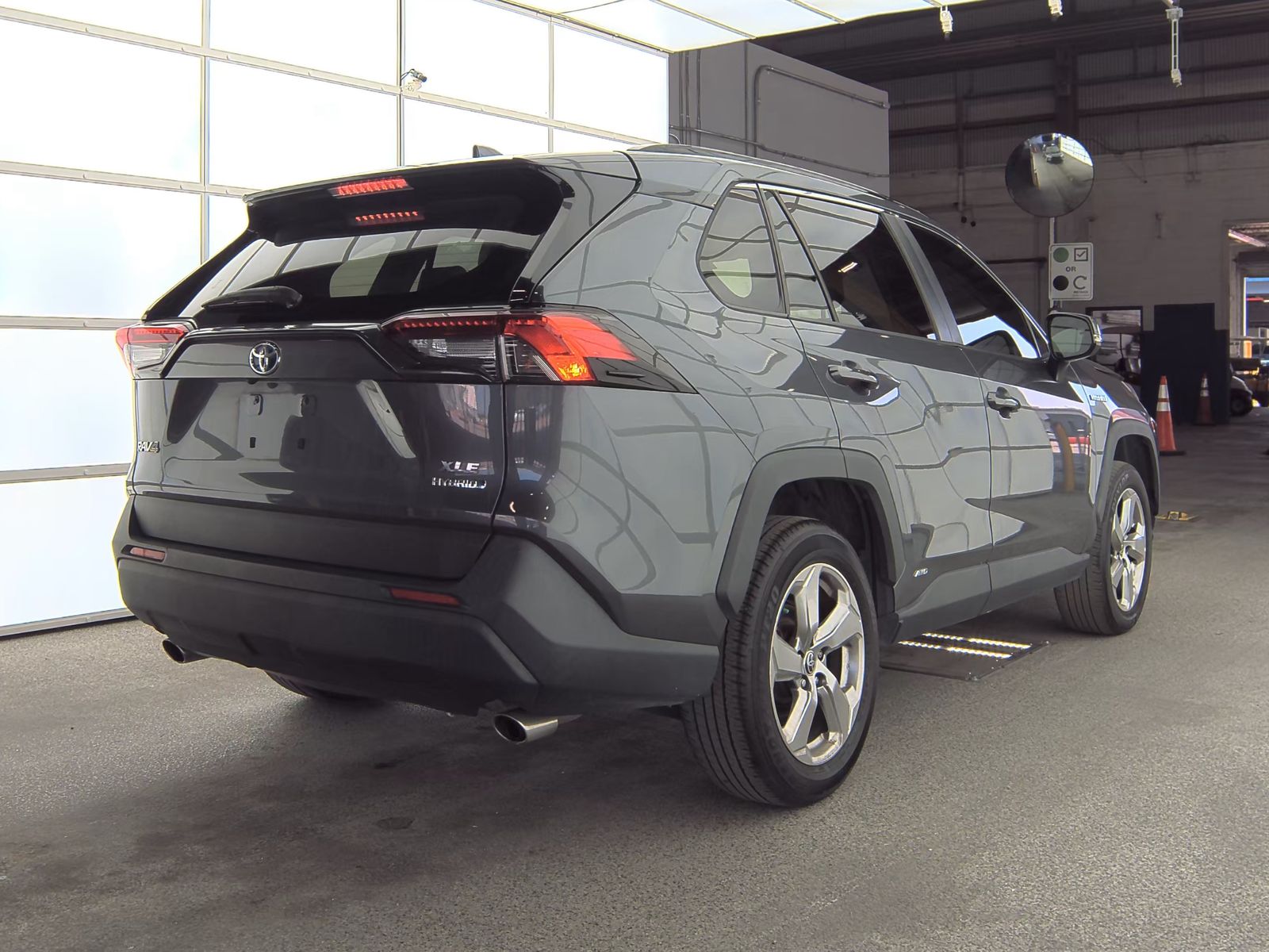 2021 Toyota RAV4 Hybrid XLE Premium AWD
