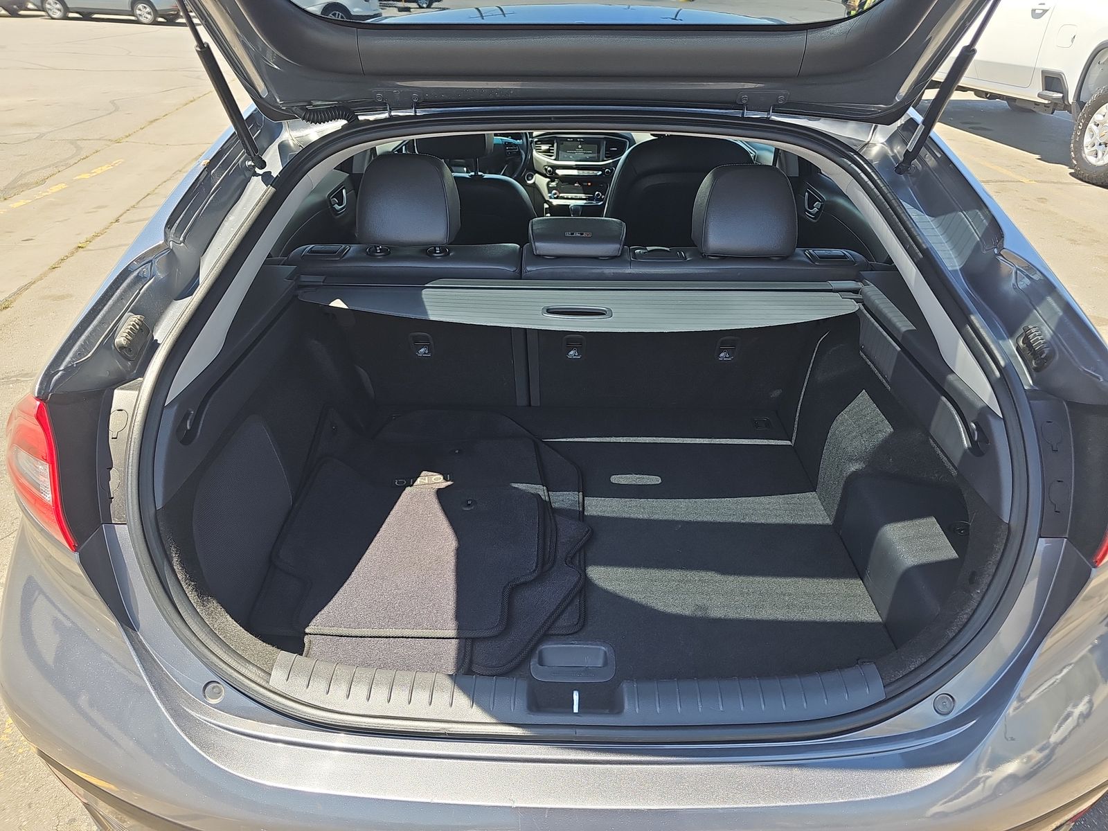 2019 Hyundai Ioniq Plug-In Hybrid Limited FWD