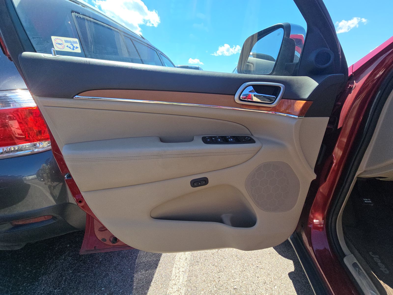 2012 Jeep Grand Cherokee Overland RWD