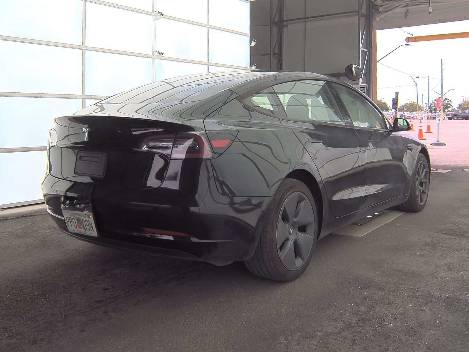 2022 Tesla Model 3 Standard Range RWD