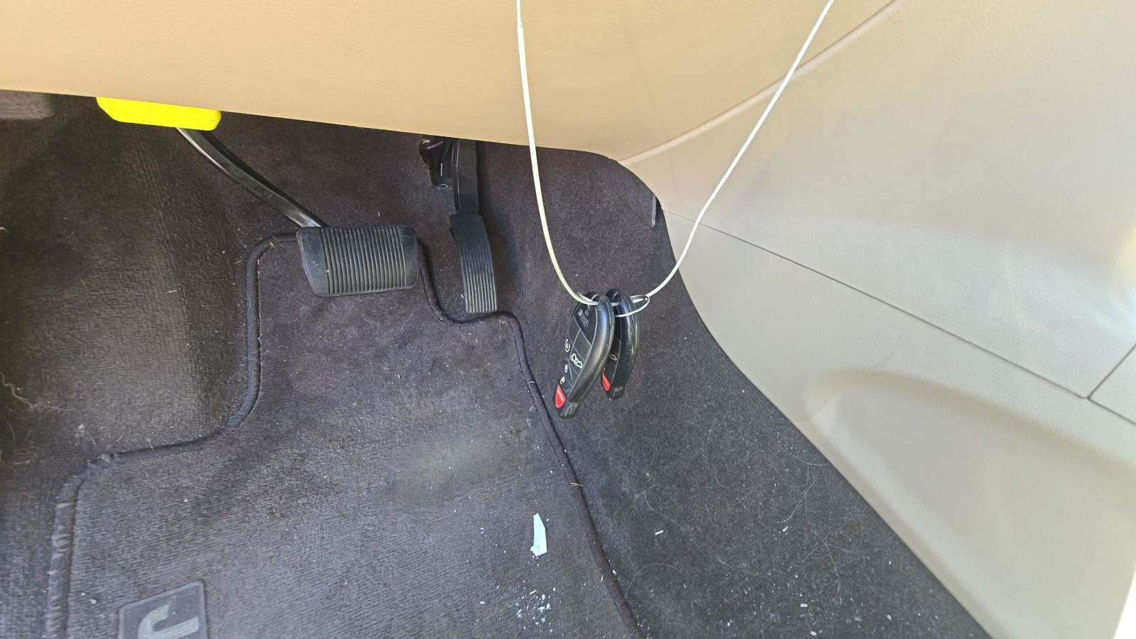 2012 Jeep Grand Cherokee Overland RWD