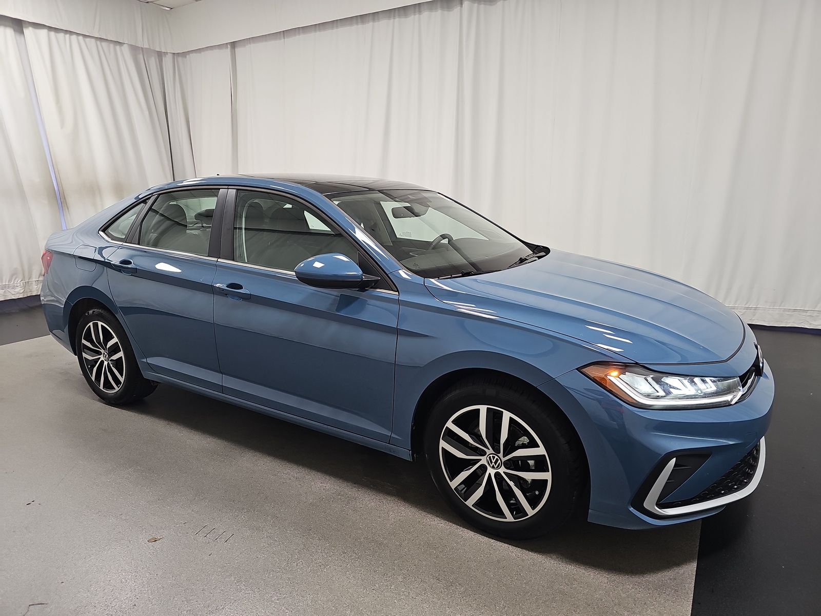 2025 Volkswagen Jetta 1.5T SE FWD