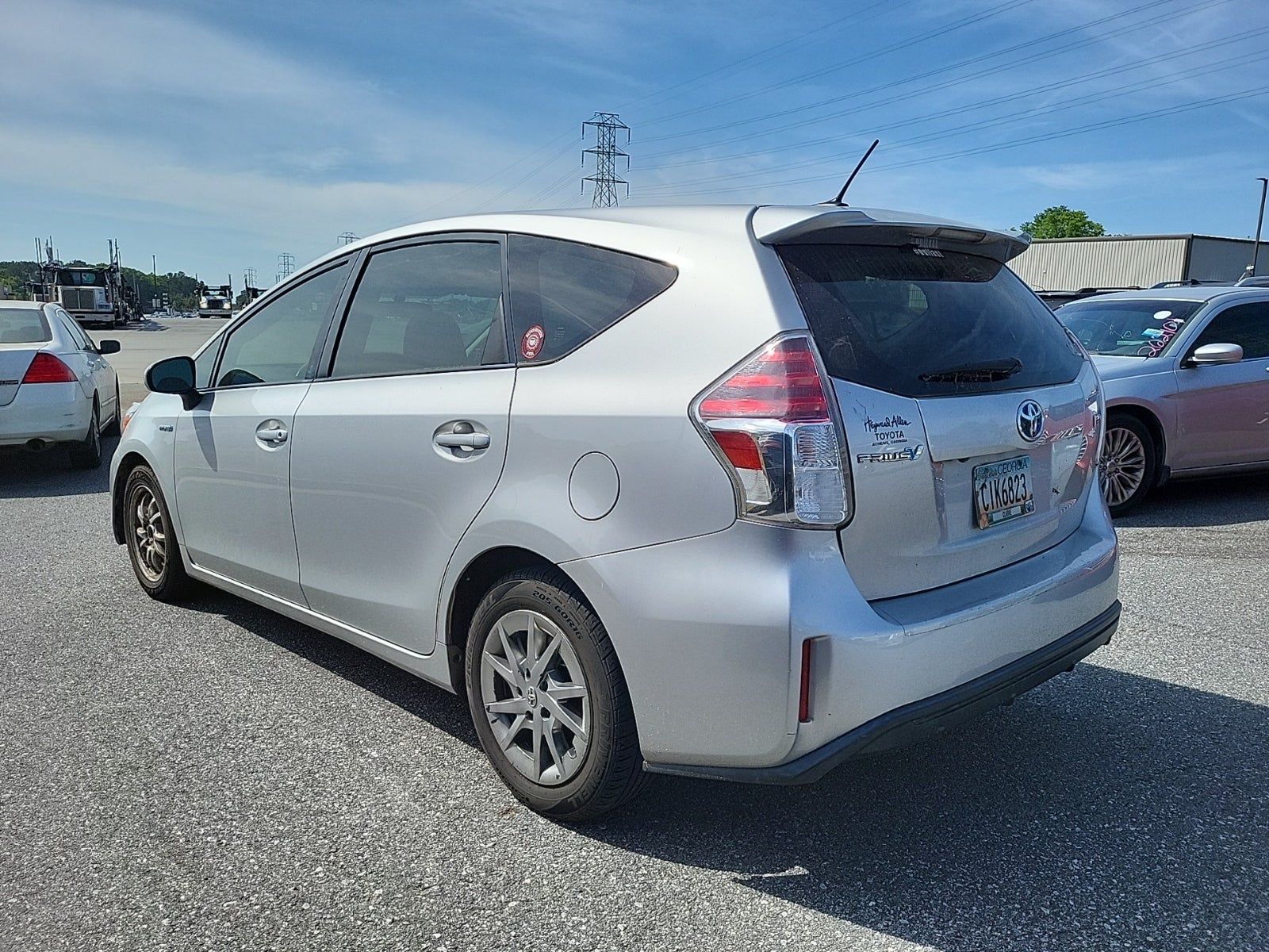 2015 Toyota Prius v Three FWD