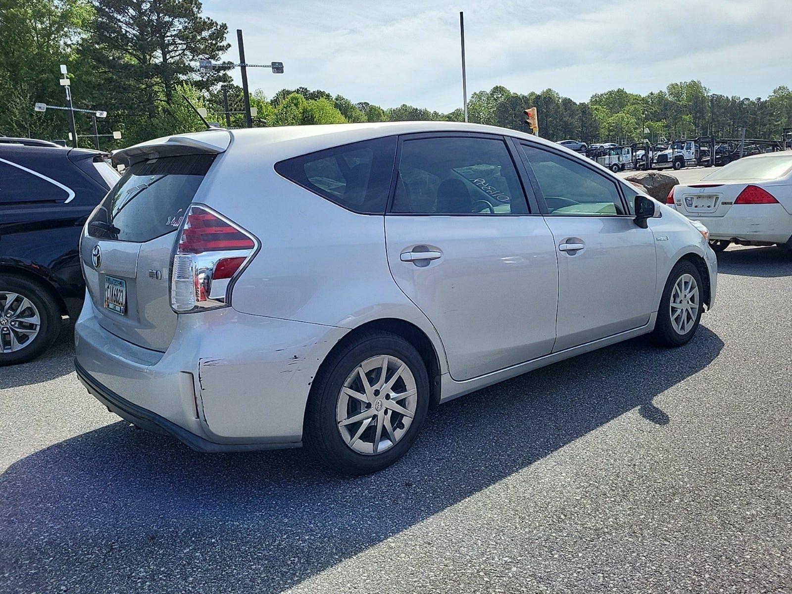 2015 Toyota Prius v Three FWD