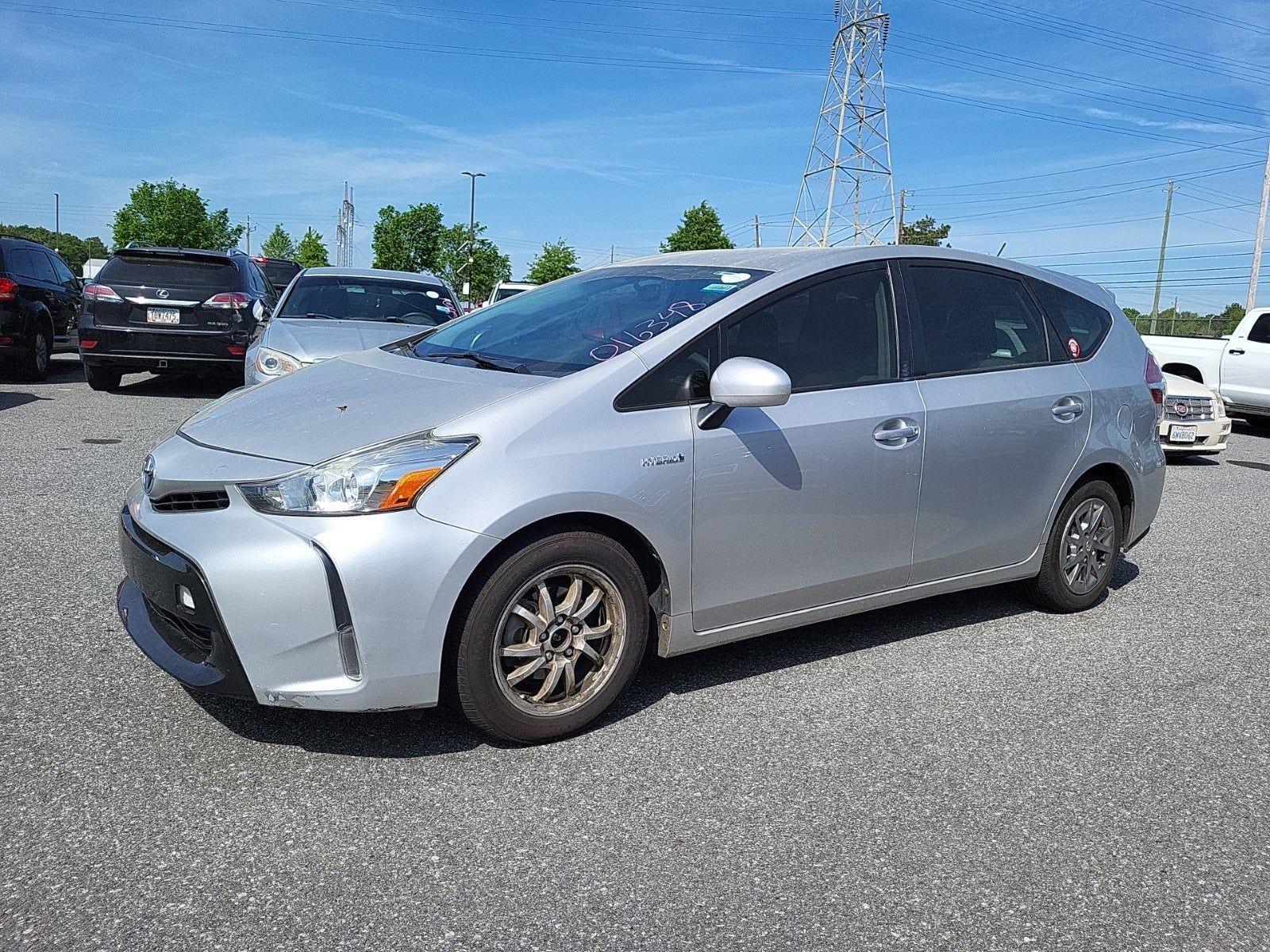 2015 Toyota Prius v Three FWD
