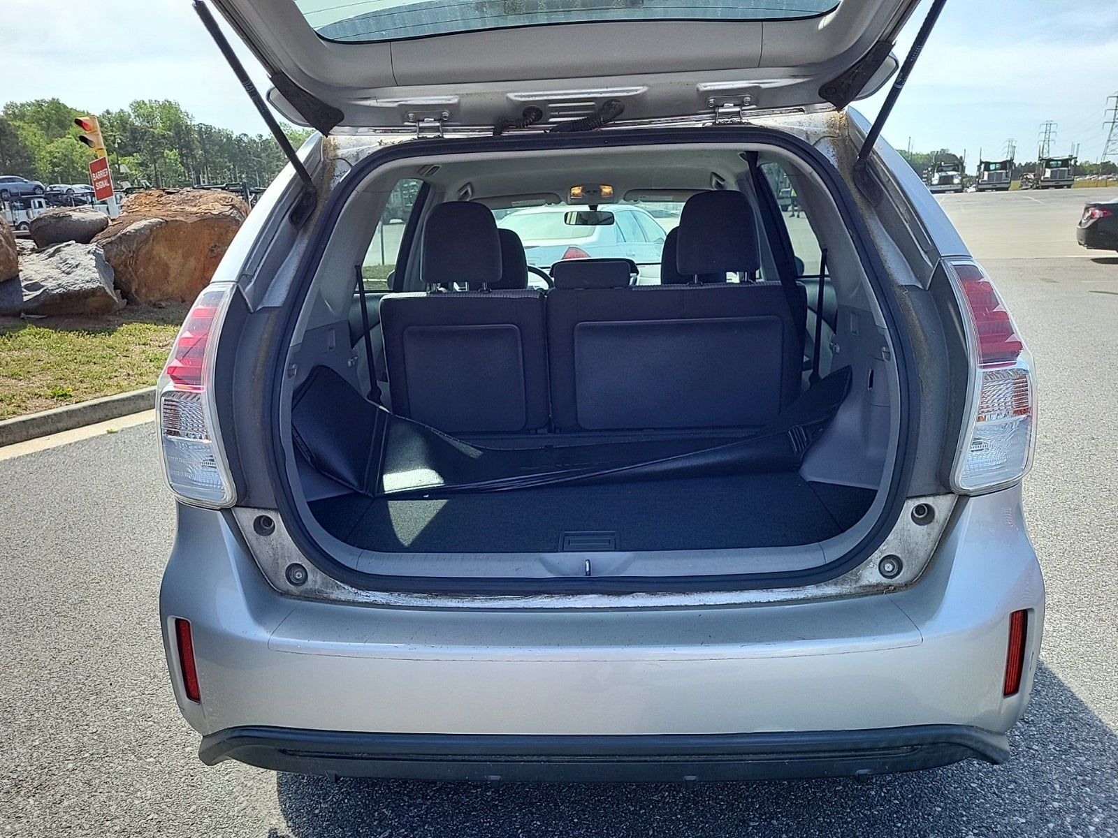 2015 Toyota Prius v Three FWD