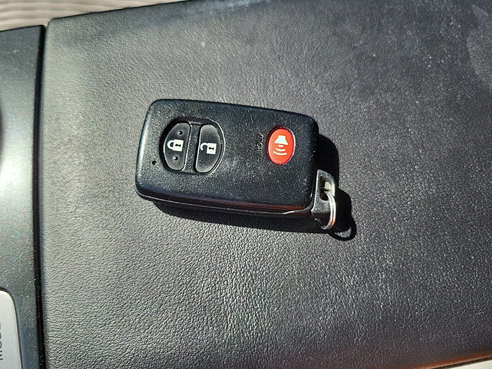 2015 Toyota Prius v Three FWD
