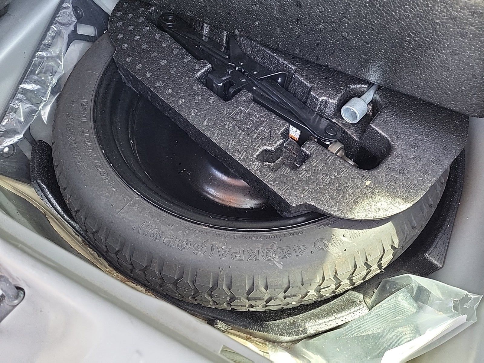 2015 Toyota Prius v Three FWD