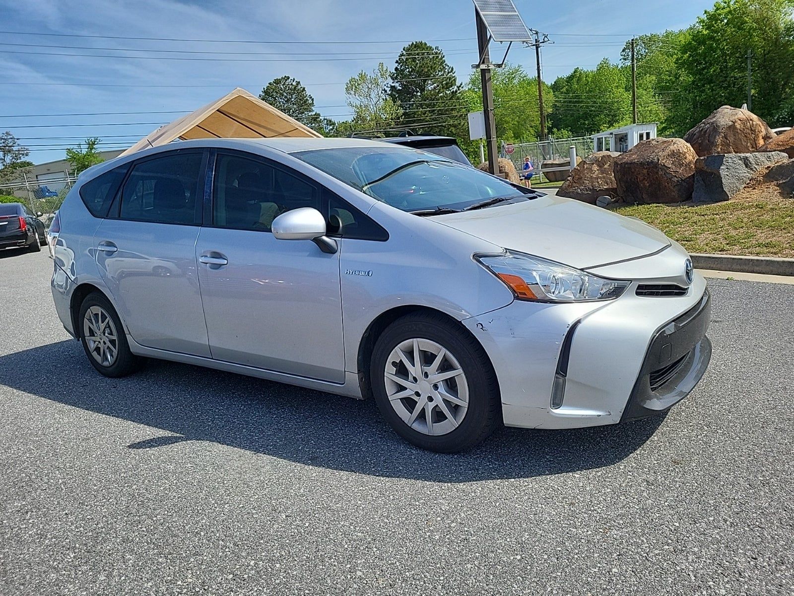2015 Toyota Prius v Three FWD