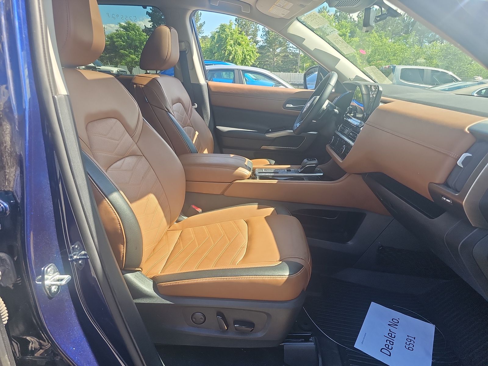 2024 Nissan Pathfinder Platinum FWD