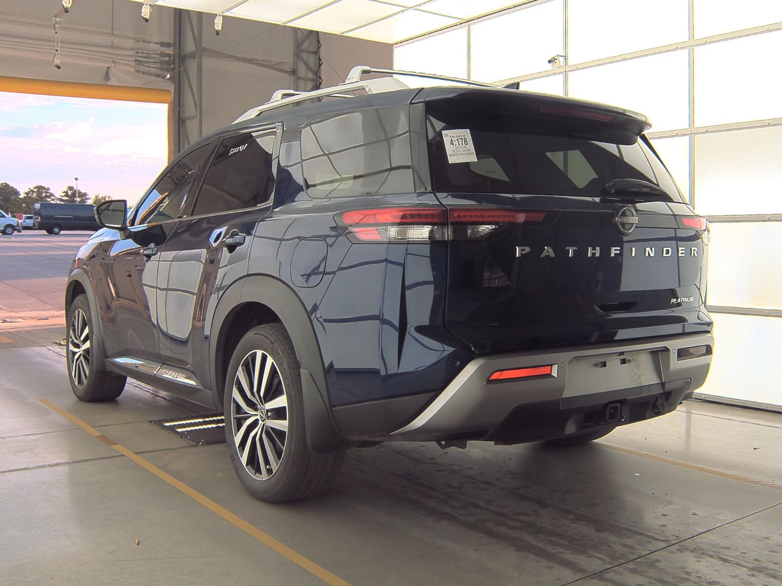 2024 Nissan Pathfinder Platinum FWD