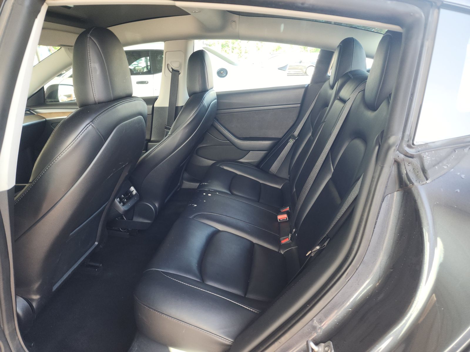 2022 Tesla Model 3 Standard Range RWD