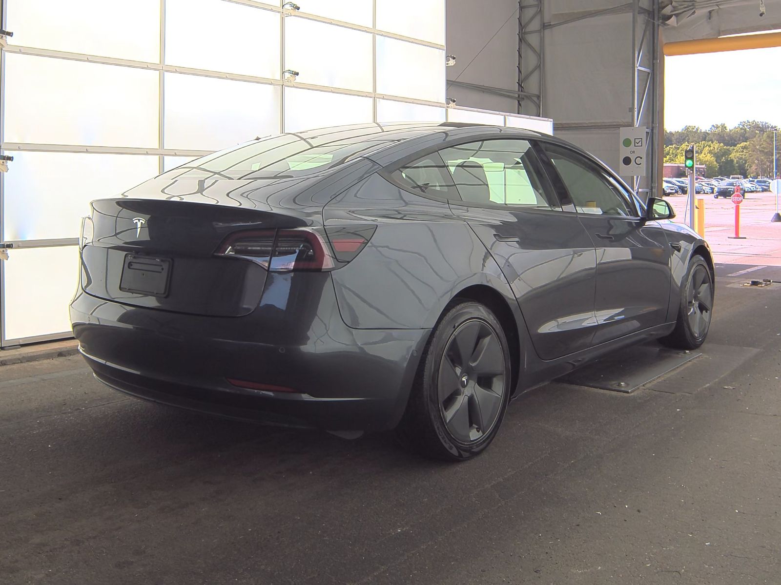 2022 Tesla Model 3 Standard Range RWD