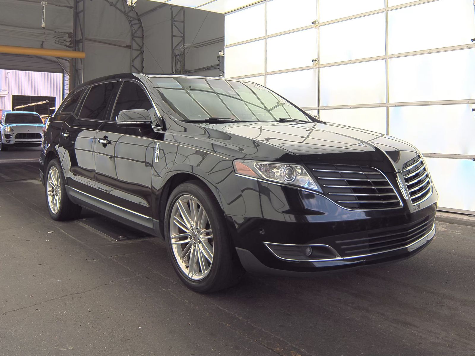 2018 Lincoln MKT Reserve AWD