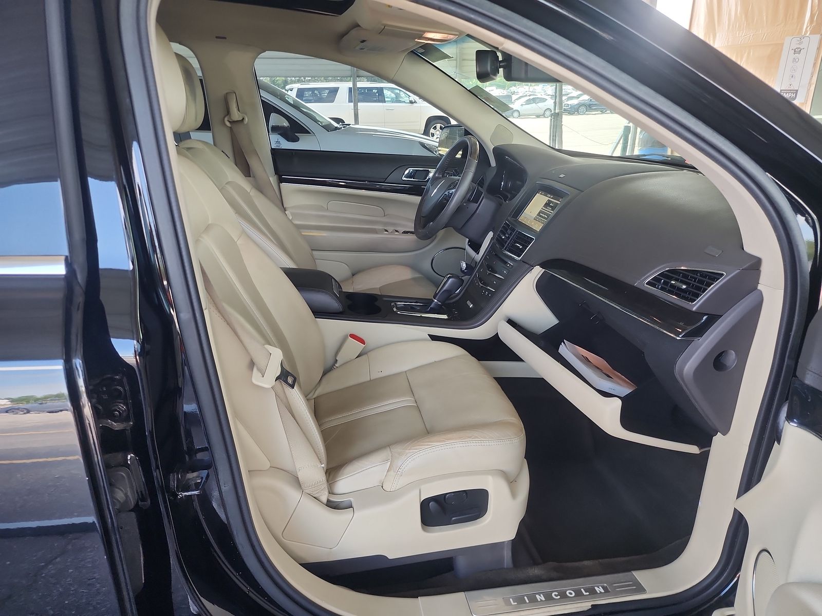 2018 Lincoln MKT Reserve AWD