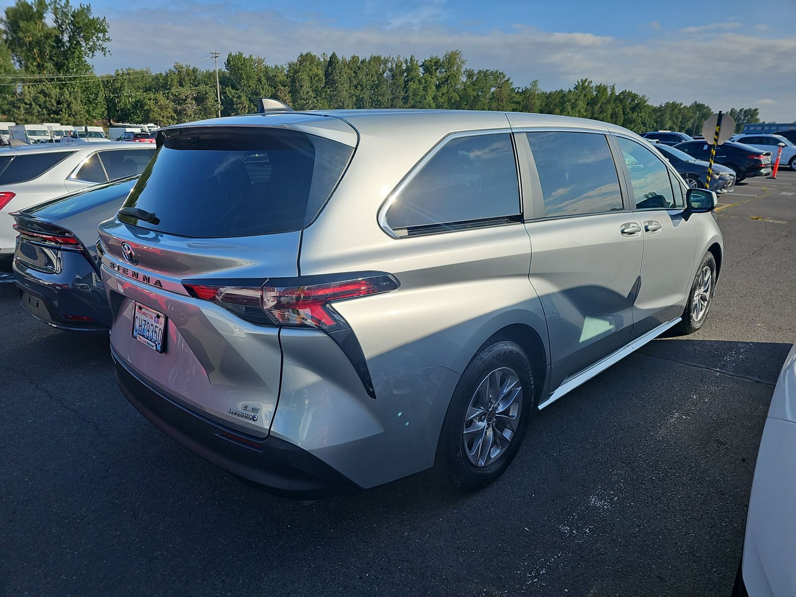 2023 Toyota Sienna LE AWD