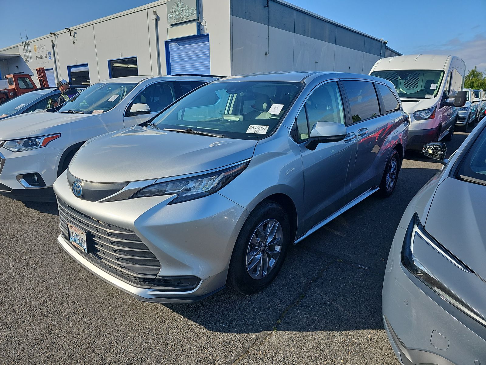 2023 Toyota Sienna LE AWD