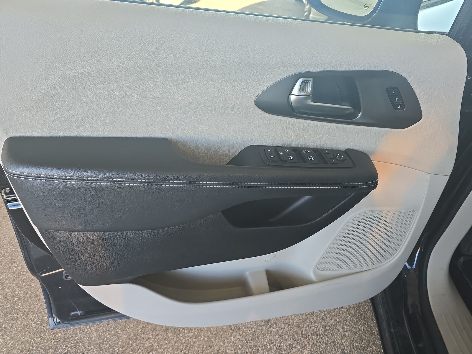 2023 Chrysler Pacifica Touring L FWD