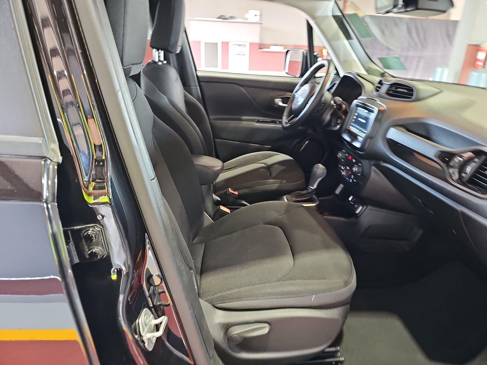 2019 Jeep Renegade Latitude Altitude Edition FWD