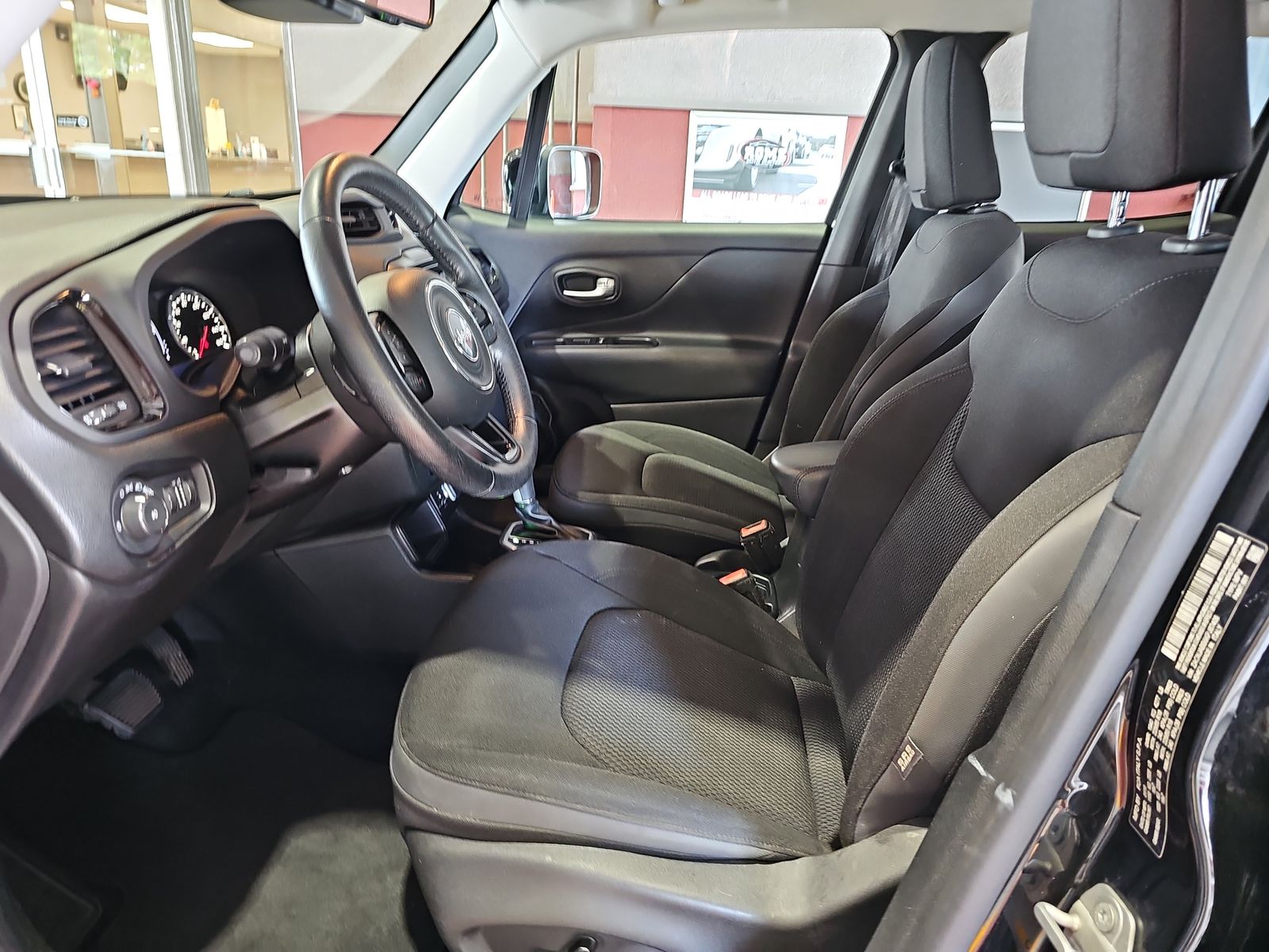 2019 Jeep Renegade Latitude Altitude Edition FWD