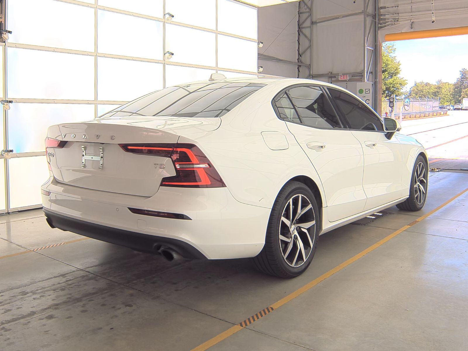 2019 Volvo S60 T5 Momentum FWD