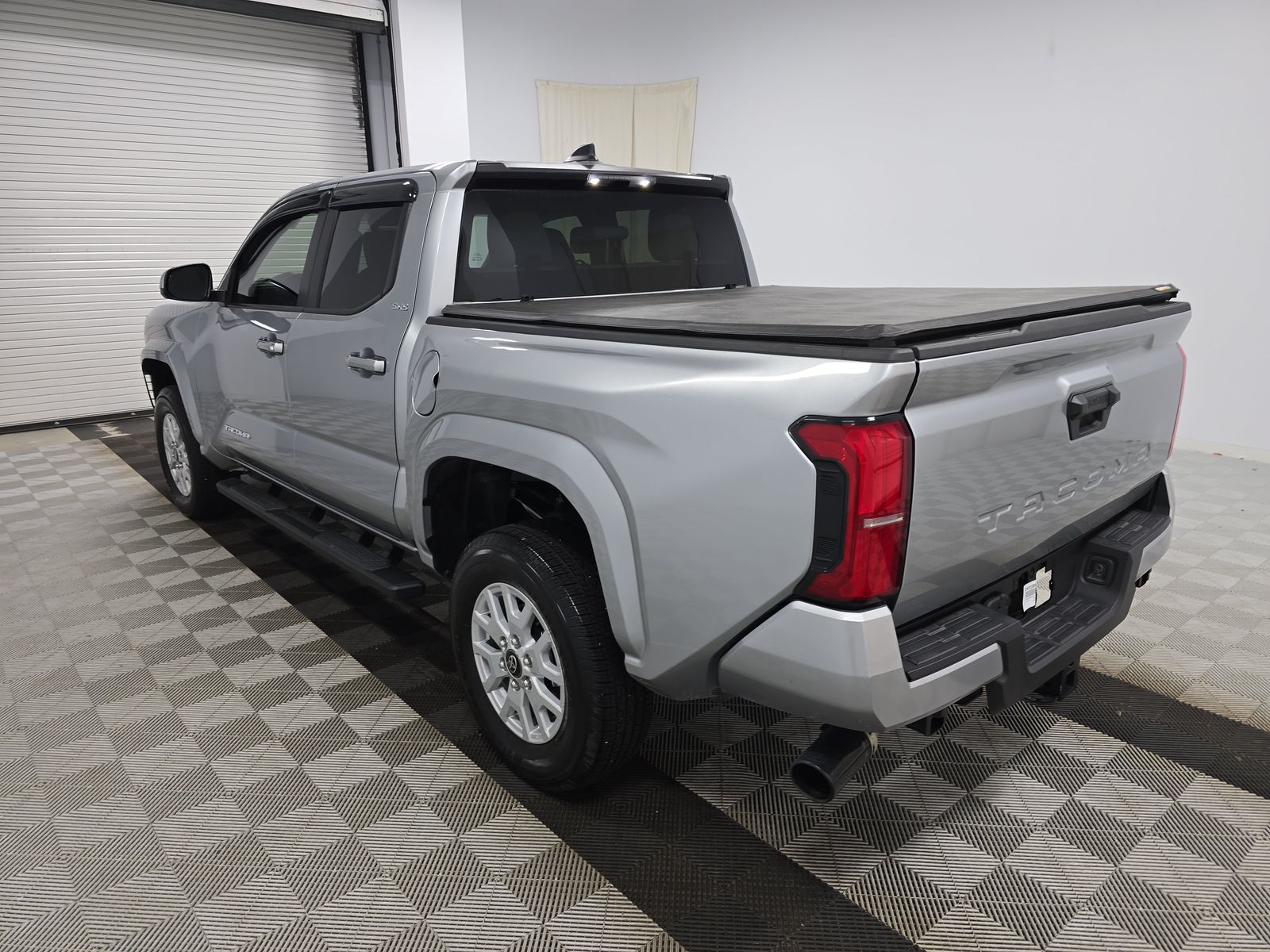 2024 Toyota Tacoma SR5 FWD