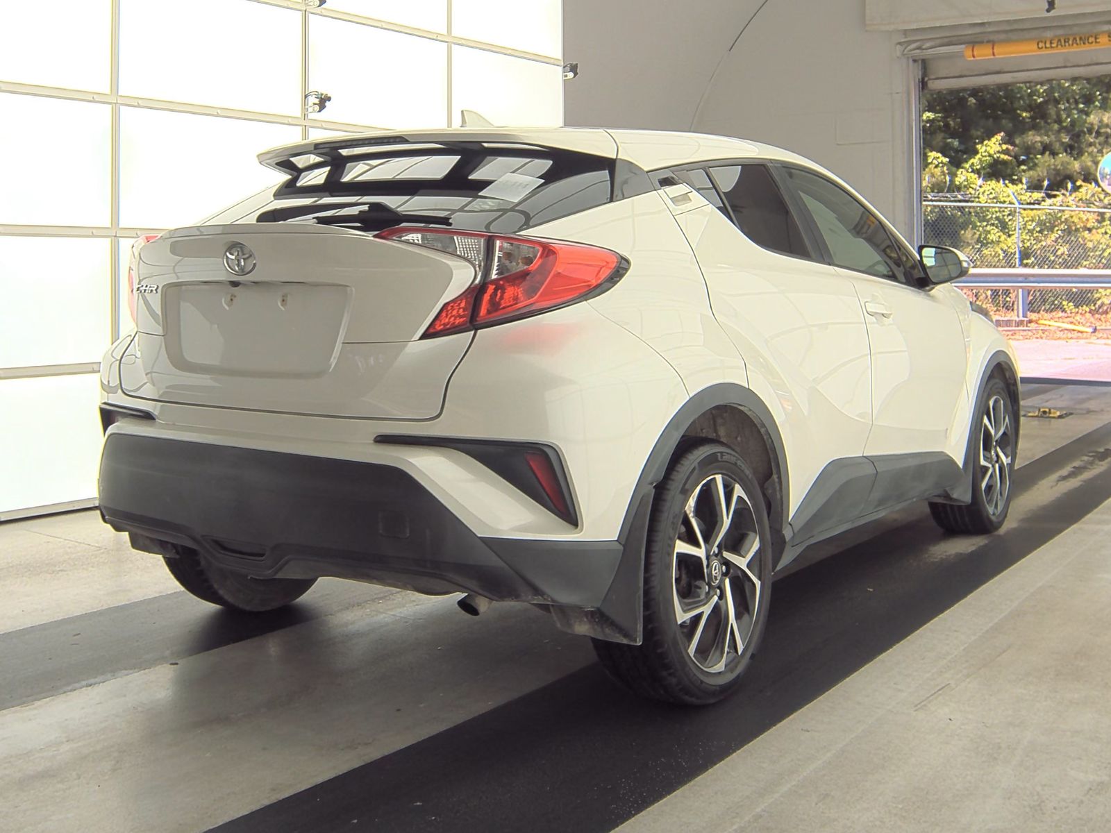 2018 Toyota C-HR XLE FWD