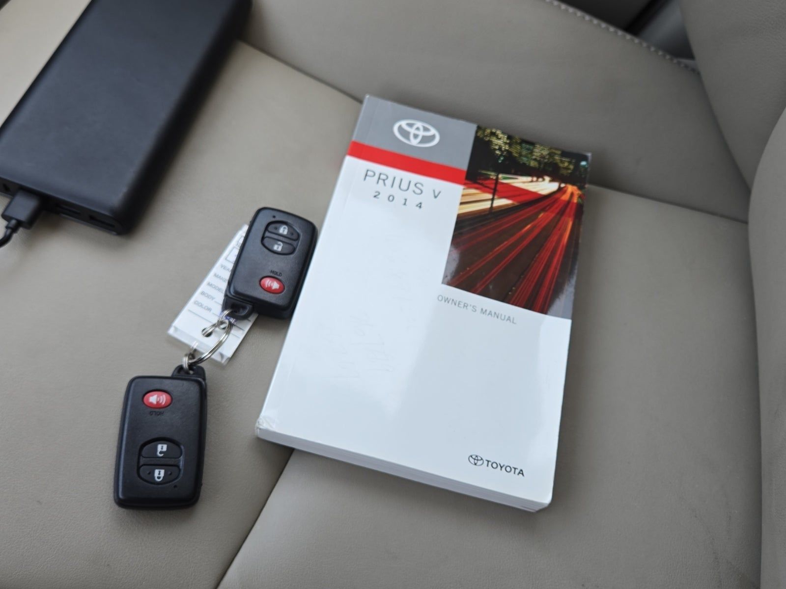 2014 Toyota Prius v Five FWD