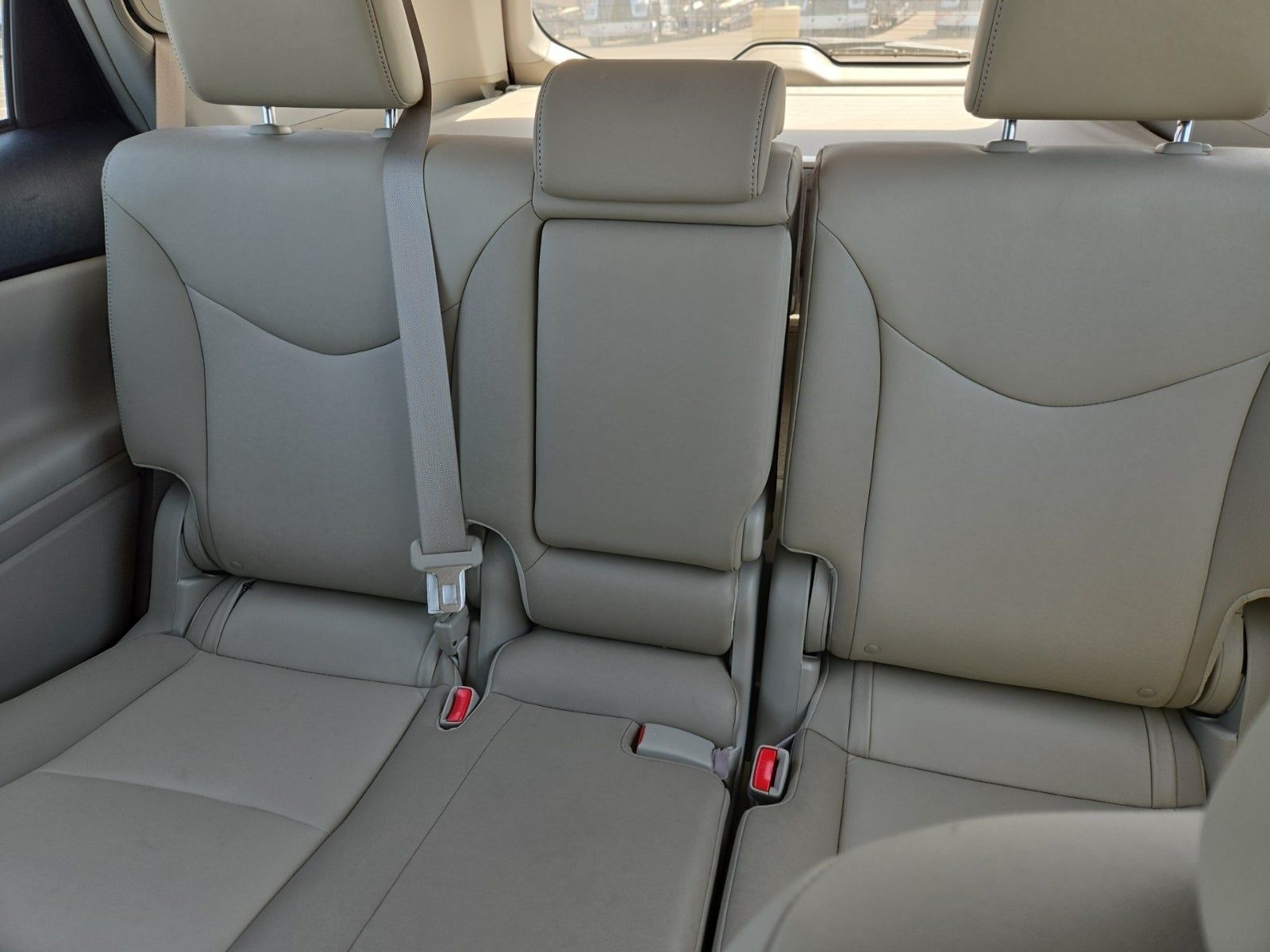 2014 Toyota Prius v Five FWD