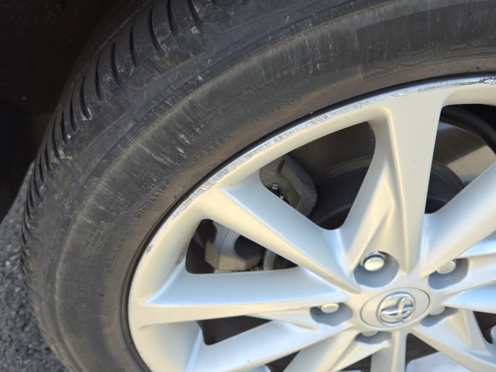 2014 Toyota Prius v Five FWD