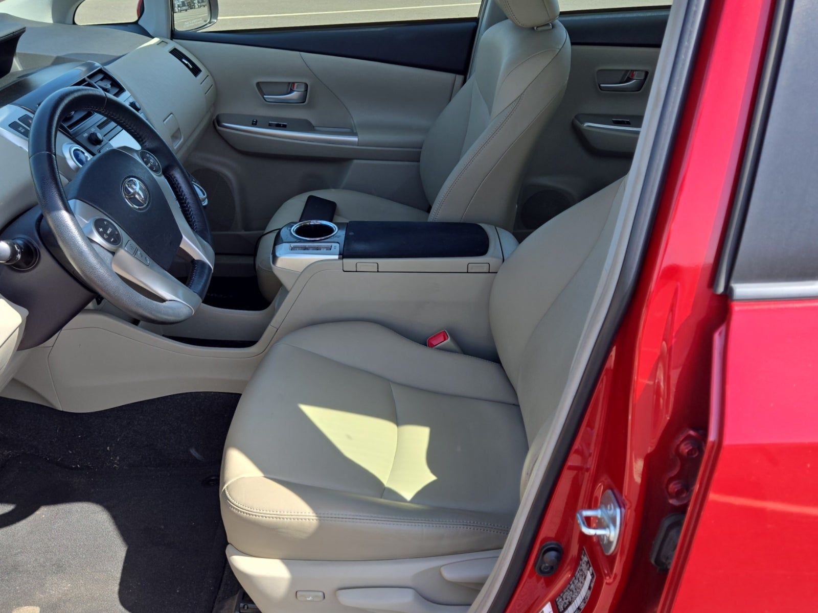 2014 Toyota Prius v Five FWD