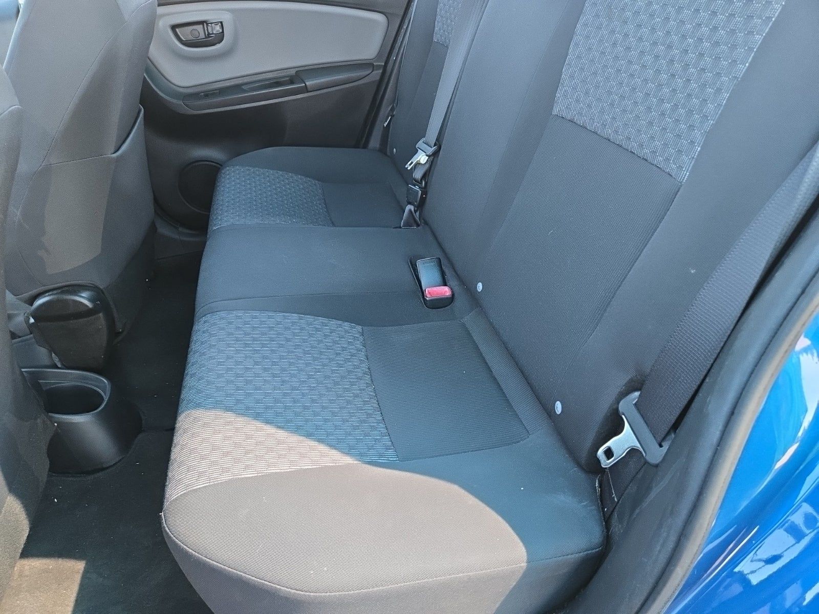 2015 Toyota Yaris L FWD
